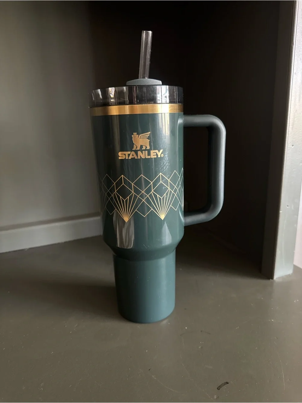 Stanley Deco Collection Forest Gloss 40oz Quencher H2.0 FlowState Tumbler NIB - Picture 4 of 5